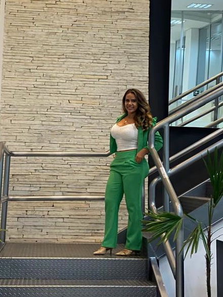 Luciana Ribeiro no salão Novo Stylos